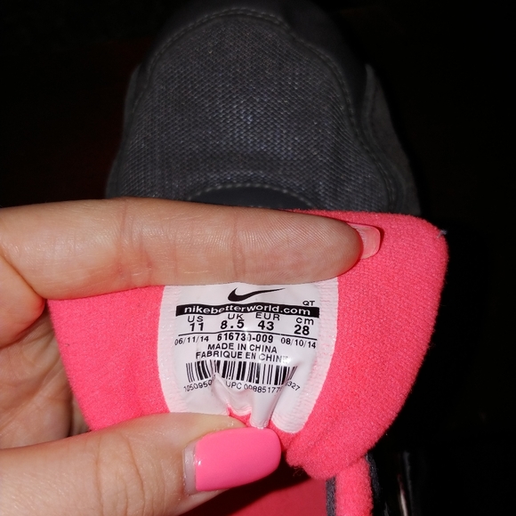 Shoes - Picture 2 of 3